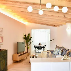 https://nuevo-apartamento-en-la-laguna.adeje-hotels.com