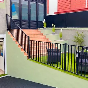 https://villa-moderno-y-acogedor-estudio-en-guamasa.adeje-hotels.com